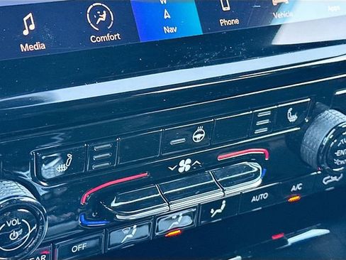 Used 2025 Jeep Grand Cherokee L Limited w/ Black Appearance Package image 20