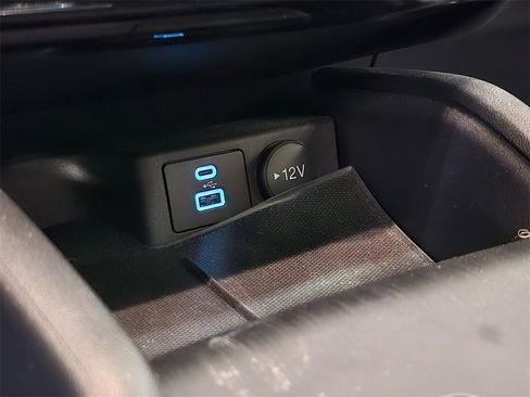 Used 2022 Ford Escape Titanium w/ Class II Trailer Tow Package image 35