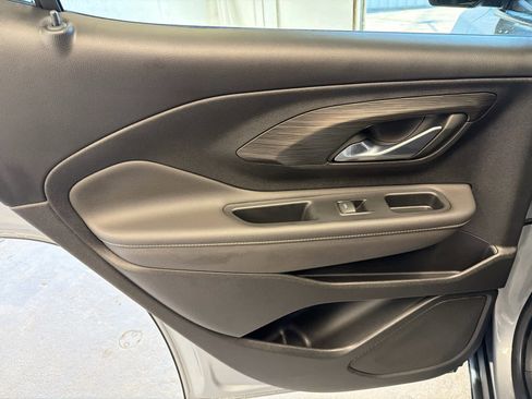 Used 2023 GMC Terrain SLE w/ Driver Convenience Package image 23