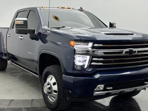 Used 2021 Chevrolet Silverado 3500 High Country image 3