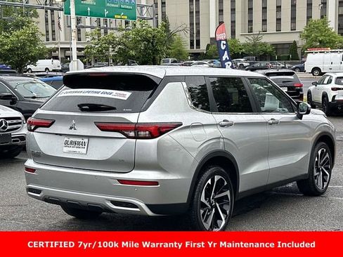 Used 2023 Mitsubishi Outlander SE AWD/4WD image 3