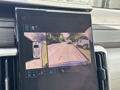 Used 2025 GMC Acadia Denali w/ Super Cruise Package FWD image 21