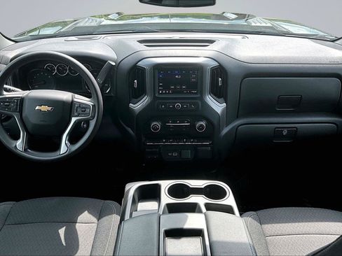 Used 2022 Chevrolet Silverado 2500 Custom w/ Custom Value Package AWD/4WD image 18
