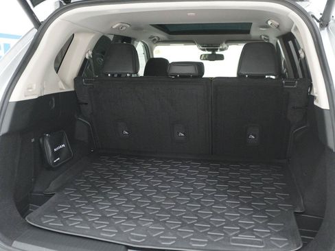 Used 2023 Nissan Rogue SL w/ SL Premium Package FWD image 33