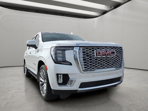 Used 2021 GMC Yukon XL Denali w/ Denali Ultimate Package image 2