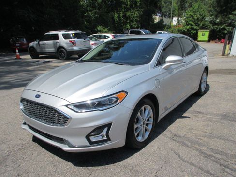 Used 2019 Ford Fusion Energi Titanium FWD image 1