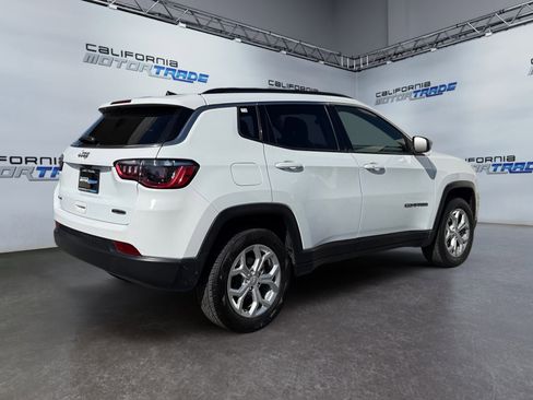 Used 2024 Jeep Compass Latitude image 5