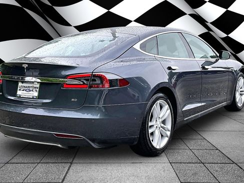Used 2014 Tesla Model S 60 RWD image 2