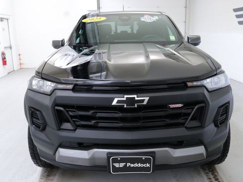 Used 2025 Chevrolet Colorado Trail Boss image 2