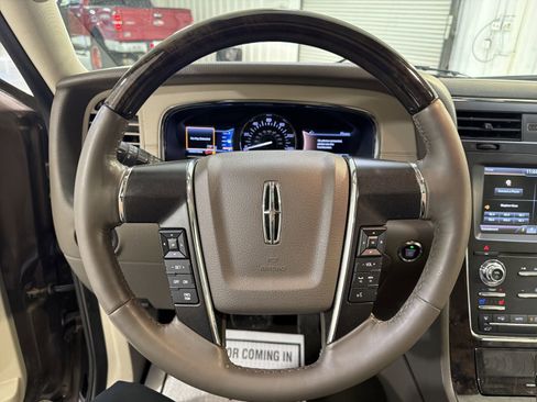 Used 2015 Lincoln Navigator 2WD image 13