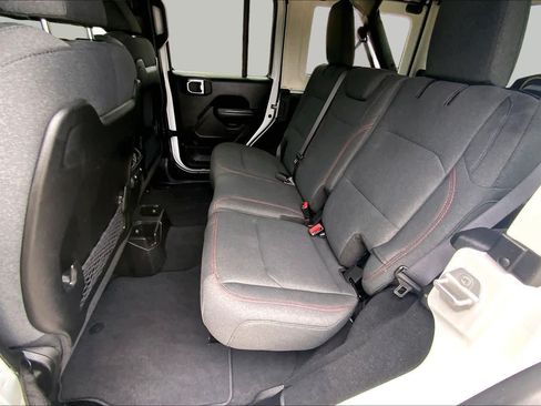 Used 2025 Jeep Wrangler Unlimited Rubicon w/ Convenience Group AWD/4WD image 20