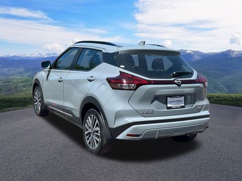 Used 2023 Nissan Kicks SR FWD image 3