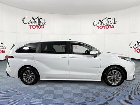 Used 2022 Toyota Sienna LE image 9