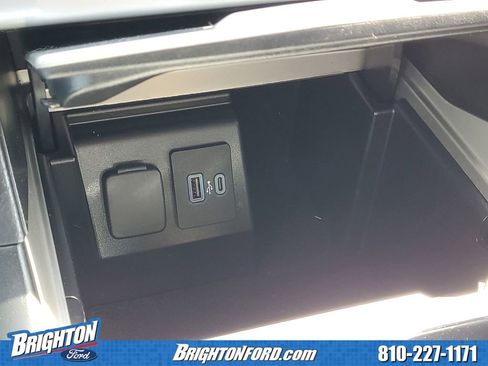 Used 2022 Ford Explorer XLT image 26