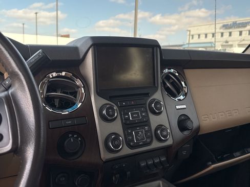 Used 2016 Ford F350 Lariat w/ Lariat Ultimate Package image 9