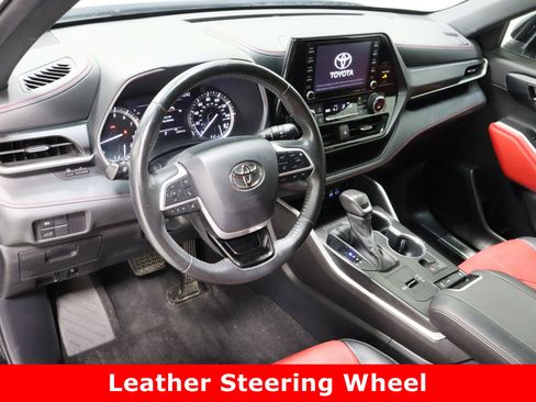 Used 2022 Toyota Highlander XSE image 13