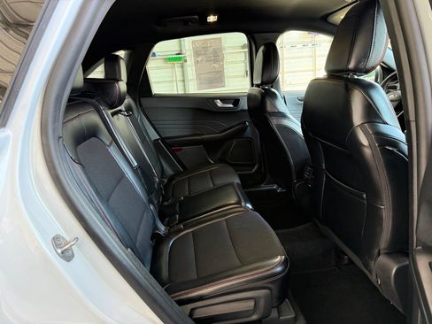 Used 2025 Ford Escape ST-Line Select AWD/4WD image 18