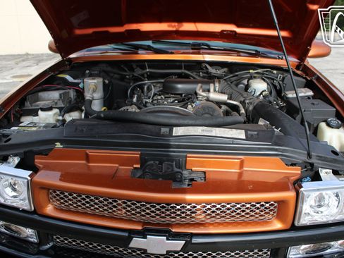 Used 2001 Chevrolet Blazer Xtreme w/ Preferred Equipment Group RWD image 8