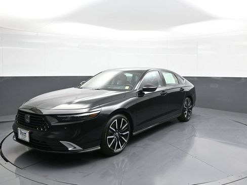 Certified 2025 Honda Accord Touring image 1