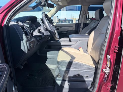 Used 2022 RAM 3500 Limited image 11