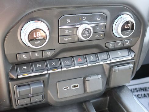 Used 2020 GMC Sierra 1500 AT4 w/ AT4 Premium Package AWD/4WD image 36