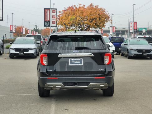 Used 2021 Ford Explorer XLT image 6