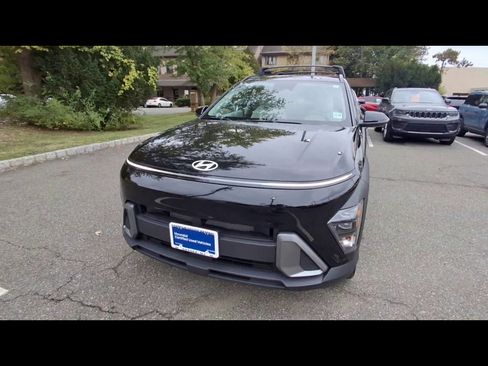 Used 2024 Hyundai Kona SEL w/ Convenience Package image 3