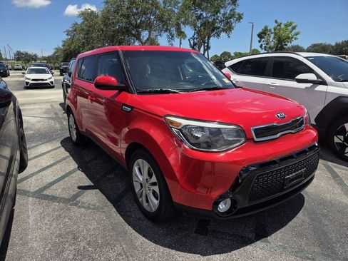 Used 2016 Kia Soul + w/ Audio Package FWD image 2