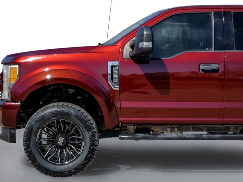 Used 2017 Ford F250 XLT AWD/4WD image 11