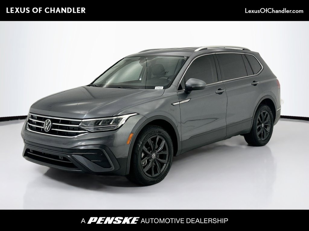 Used 2024 Volkswagen Tiguan SE FWD image 1