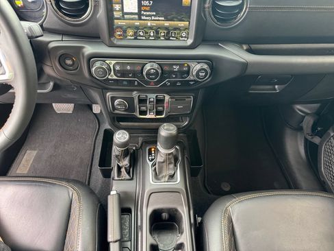 Used 2023 Jeep Wrangler Unlimited Sahara AWD/4WD image 10