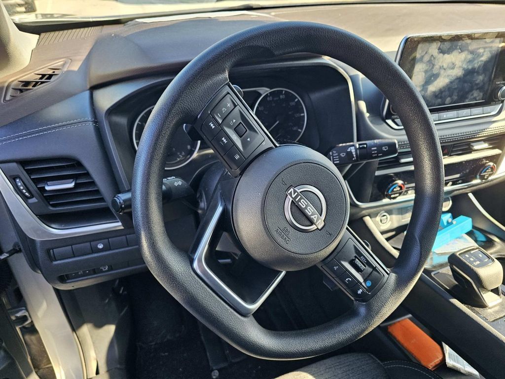 Used 2023 Nissan Rogue SV FWD image 15