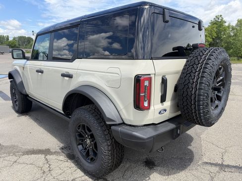 New 2026 Ford Bronco Badlands AWD/4WD image 3