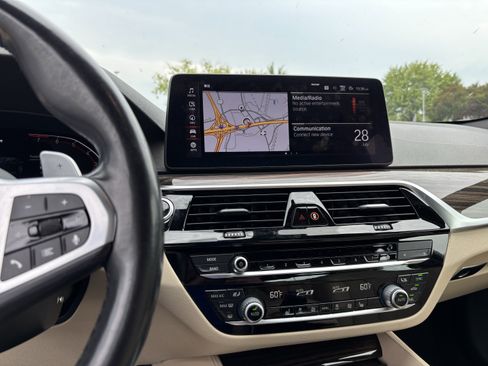 Used 2021 BMW 540i xDrive w/ M Sport Package AWD/4WD image 18