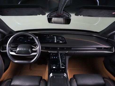 Used 2025 Lucid Air Touring AWD/4WD image 3