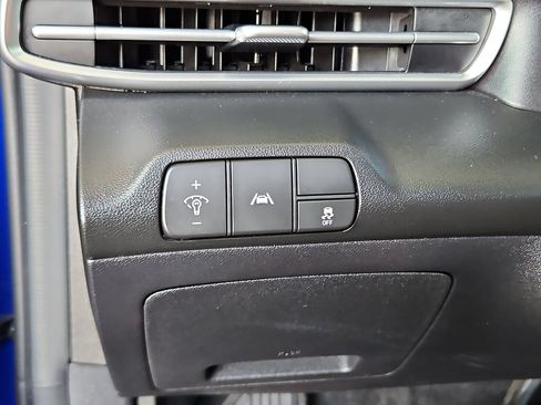 Used 2023 Hyundai Elantra SEL w/ Convenience Package FWD image 14