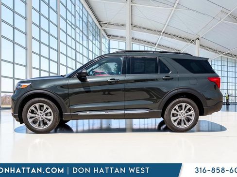 Used 2023 Ford Explorer XLT w/ Equipment Group 202A AWD/4WD image 2