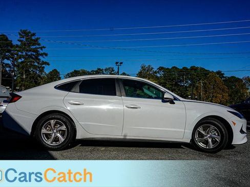 Used 2022 Hyundai Sonata SE image 2