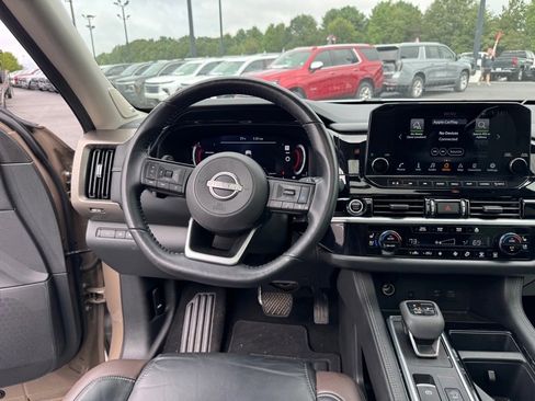 Used 2023 Nissan Pathfinder Platinum w/ Cargo Package image 14