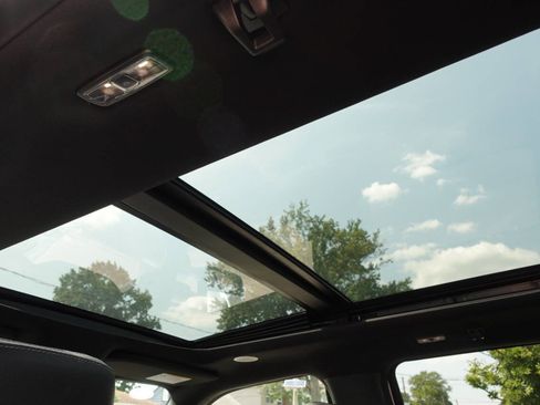 Used 2023 Ford F150 Lariat w/ Equipment Group 502A High image 28