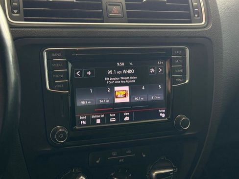 Used 2017 Volkswagen Jetta SE FWD image 15