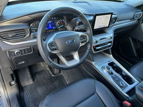 Certified 2022 Ford Explorer XLT w/ Equipment Group 202A image 19
