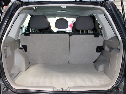 Used 2011 Ford Escape XLS w/ 101A Rapid Spec Order Code FWD image 26