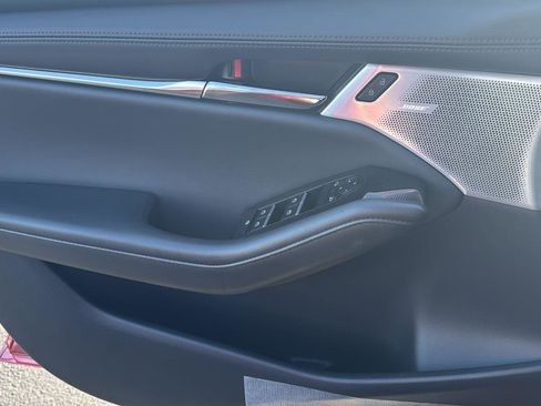 New 2026 MAZDA MAZDA3 Hatchback w/Premium Plus Pkg image 8