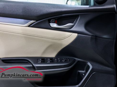 Used 2017 Honda Civic Touring image 16