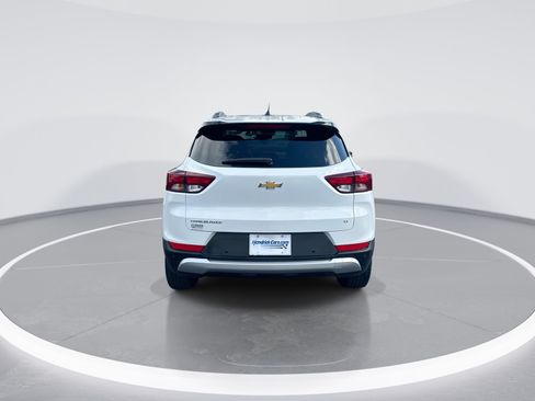 Used 2024 Chevrolet TrailBlazer LT w/ LT Cold Weather Package FWD image 8
