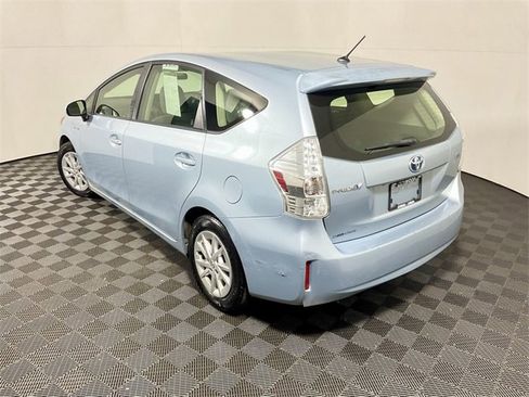 Used 2014 Toyota Prius V Two image 8