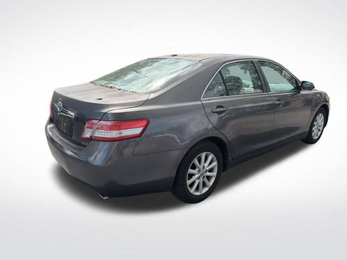 Used 2011 Toyota Camry XLE w/ XLE Extra-Value Pkg #2 image 5