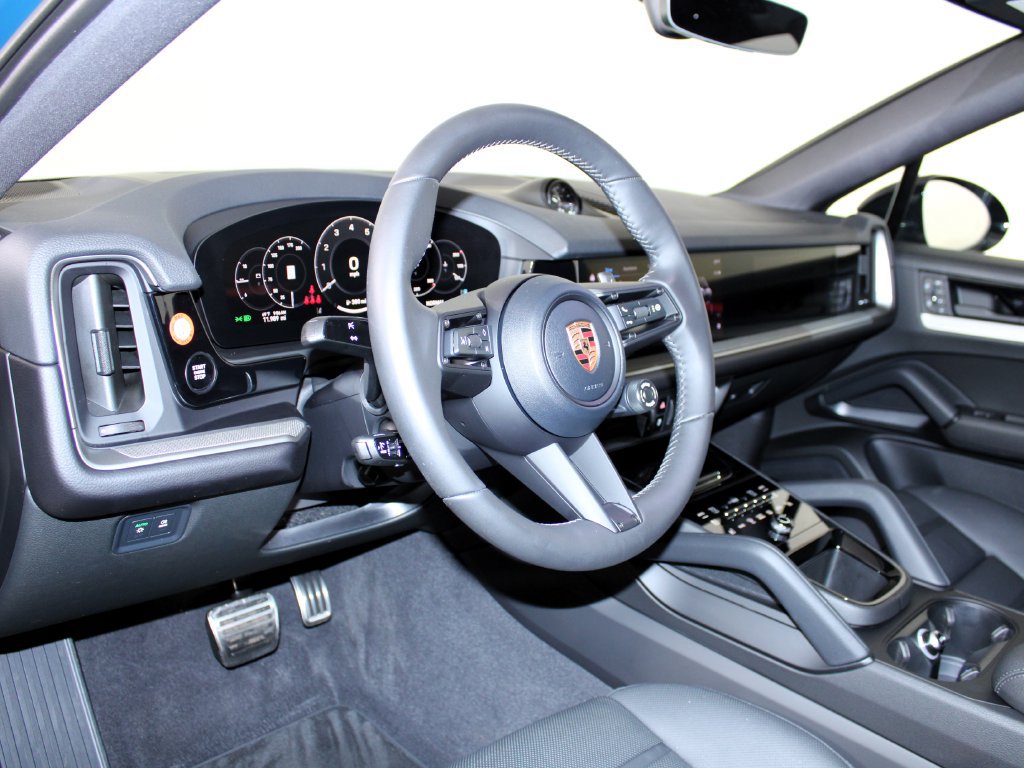 Certified 2026 Porsche Cayenne S AWD/4WD image 4