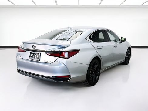 Used 2023 Lexus ES 300h F Sport w/ Accessory Package (Z2) FWD image 4